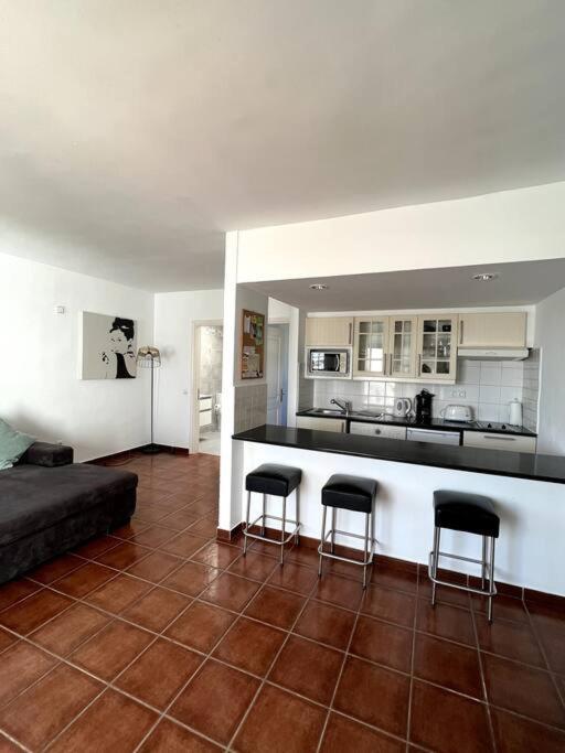 Casa Breen - Spacious 1 Bedroom Apartment In Matagorda With Communal Pool Tías Exteriér fotografie